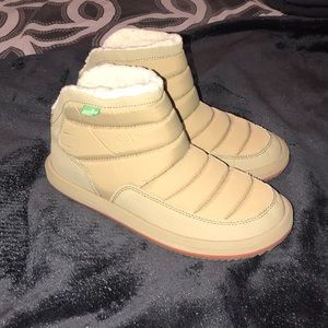 Sanuk Snow Boots